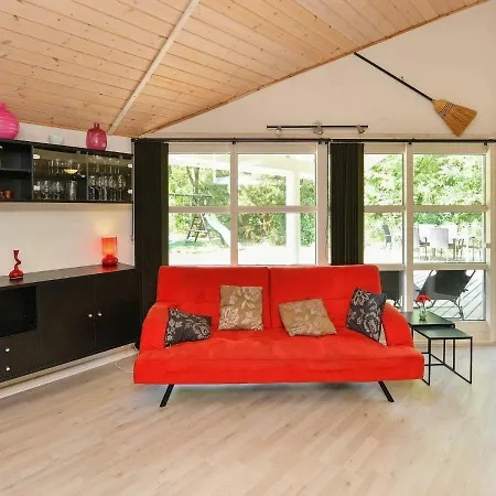 Dom wakacyjny Three-bedroom Holiday In Norre Nebel 4