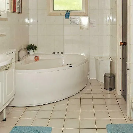 Dom wakacyjny Three-bedroom Holiday In Norre Nebel 4 Lønne Hede
